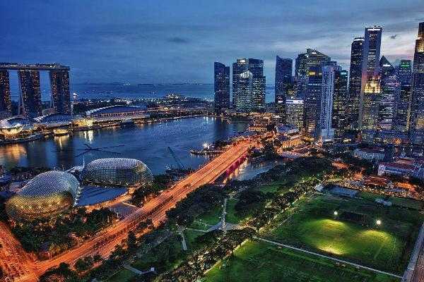 新加坡人均收入，一样平常在若干左右！
