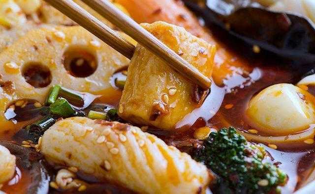 浙江杭州有家麻辣烫店，由于一双筷子，一年缔造了上百万的营业额