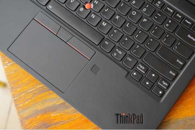 新鲜：买or不买？超长篇章为你解读新ThinkPad X1 Carbon