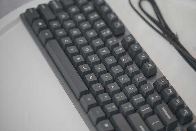 恬静的办公键盘体验：罗技K840机械键盘评测