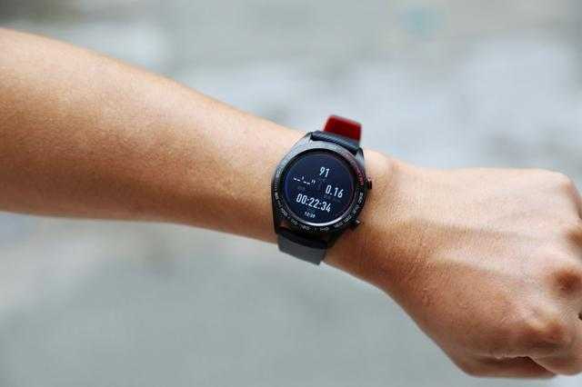 可自力使用的运动手表，这款轻薄长续航荣耀手表get到你了么？