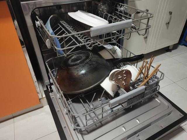 米家洗碗机体验测评：足够大还洗得清洁，解放家庭妇男的双手