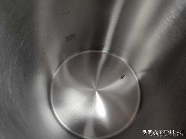 米家恒温热水壶体验：过硬的材质，为它配上了APP控制！