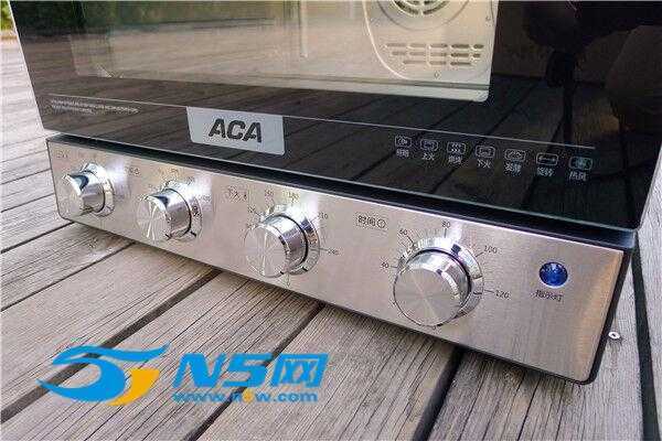 ACA突破传统设计的立式烤箱，38L的容量只占用25L的面积