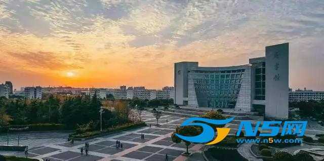 “不复读就去上大”，为什么上海人云云不待见上海大学？